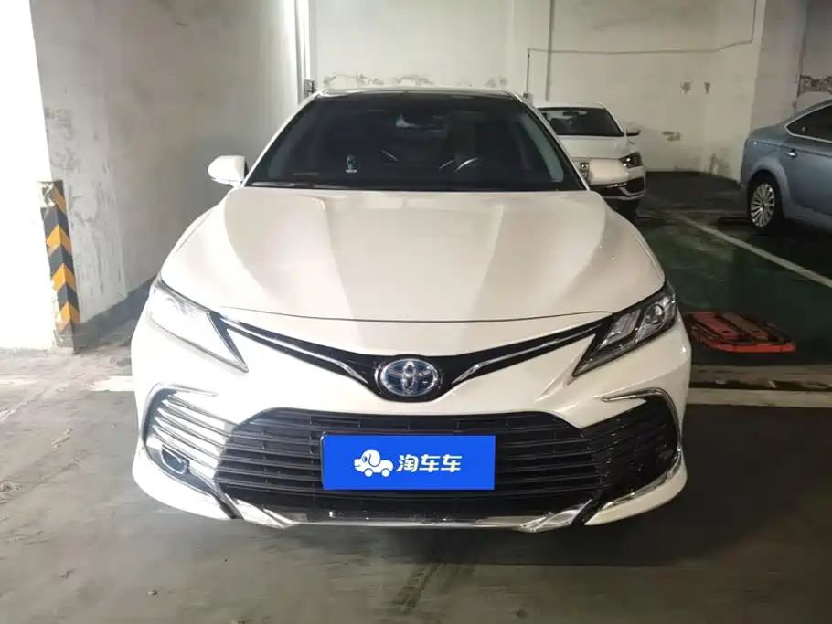 Toyota Camry — миниатюра 2