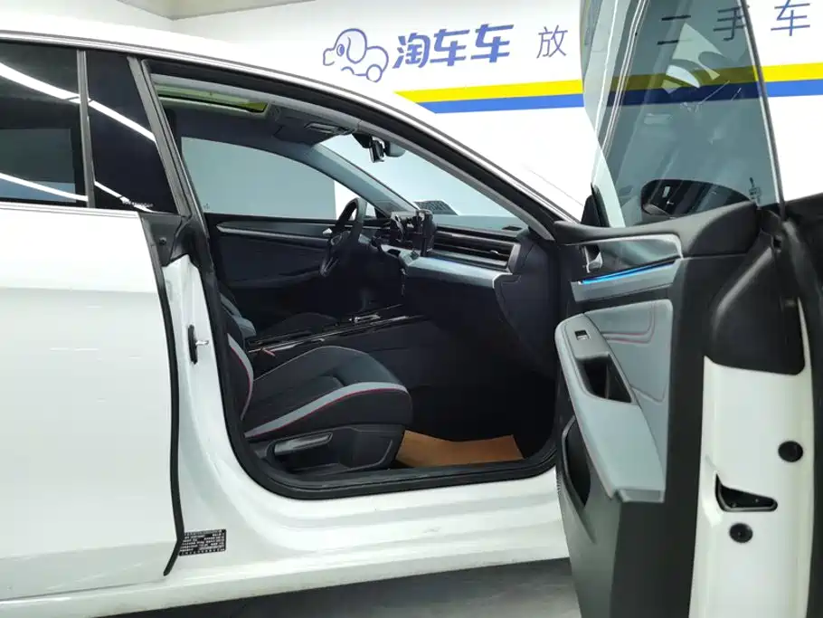 Volkswagen Lamando — миниатюра 8