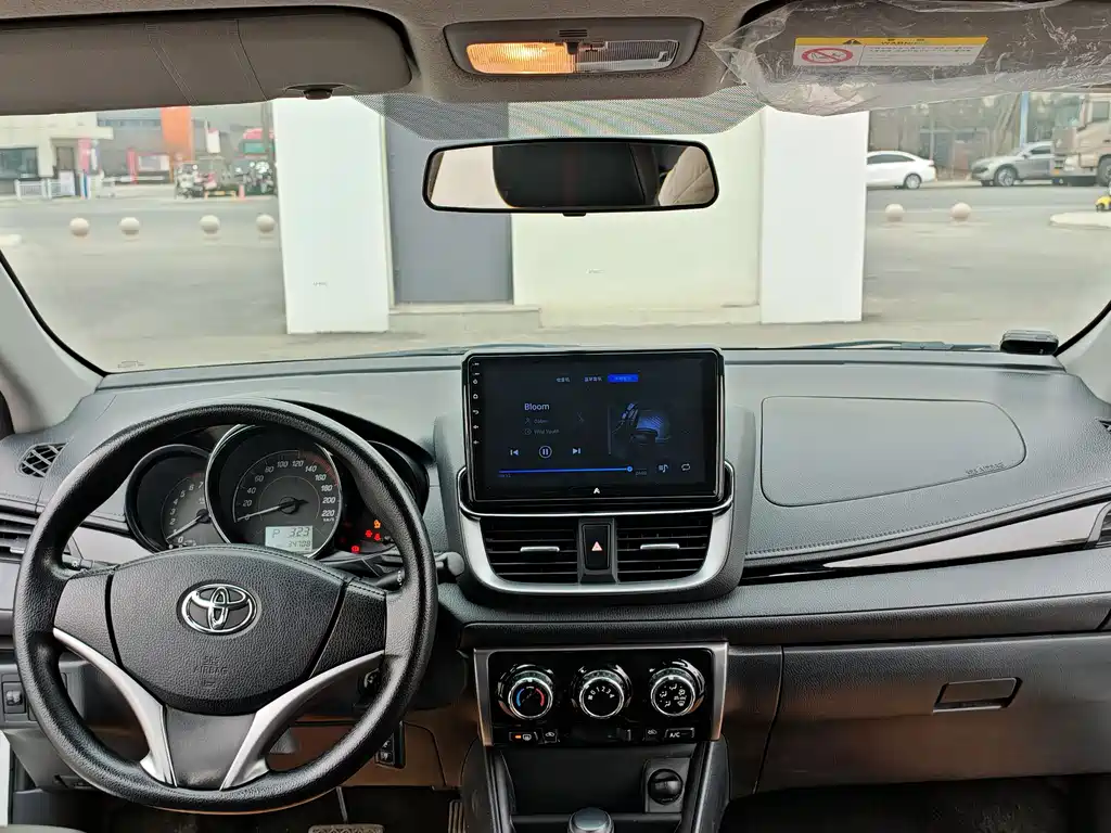 TOYOTA YARIS L ZHIXUAN