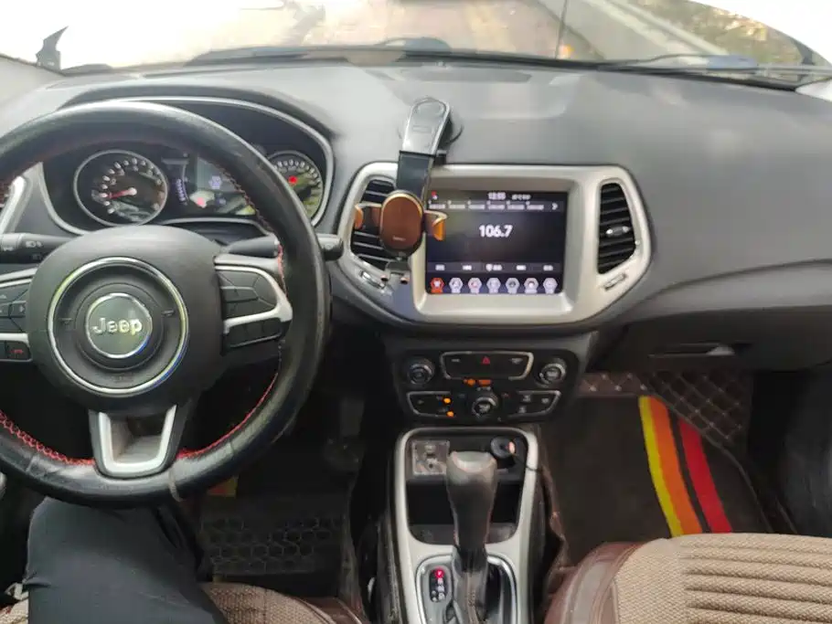 Jeep Compass — миниатюра 12