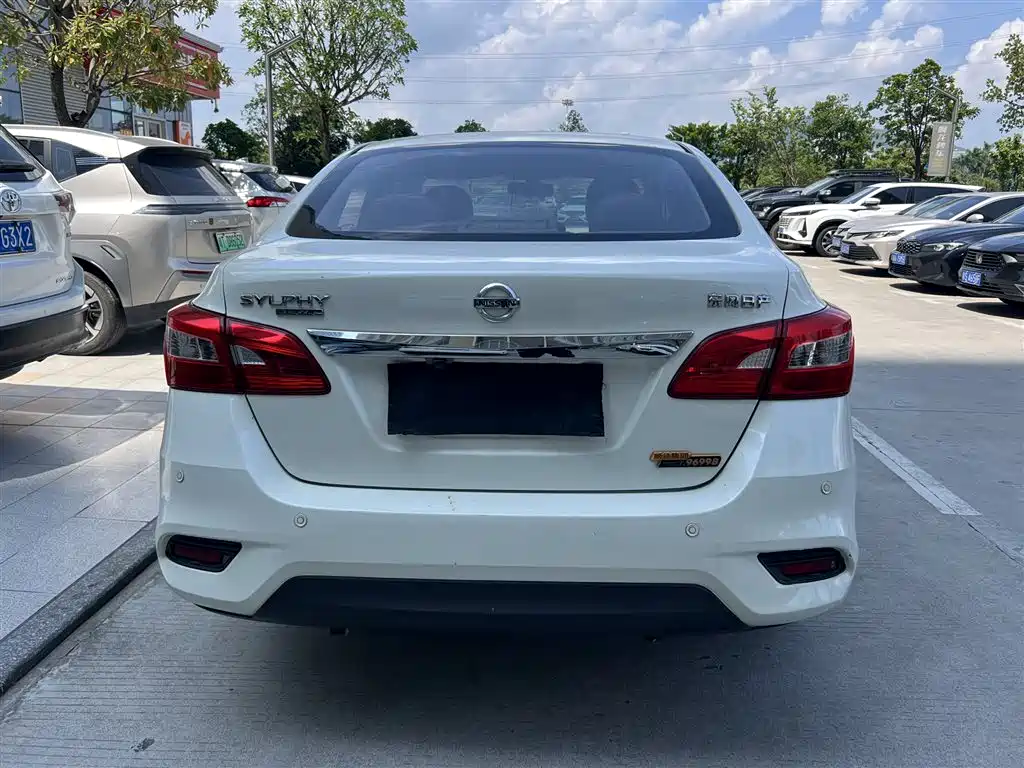 Nissan Sylphy — миниатюра 8