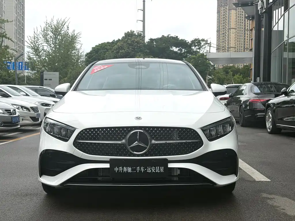 Mercedes-Benz A-Class A 2025 A 200 L Fashion