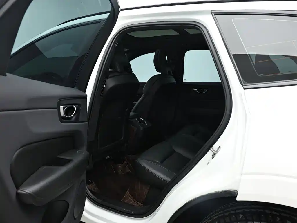 Volvo XC60 — миниатюра 15