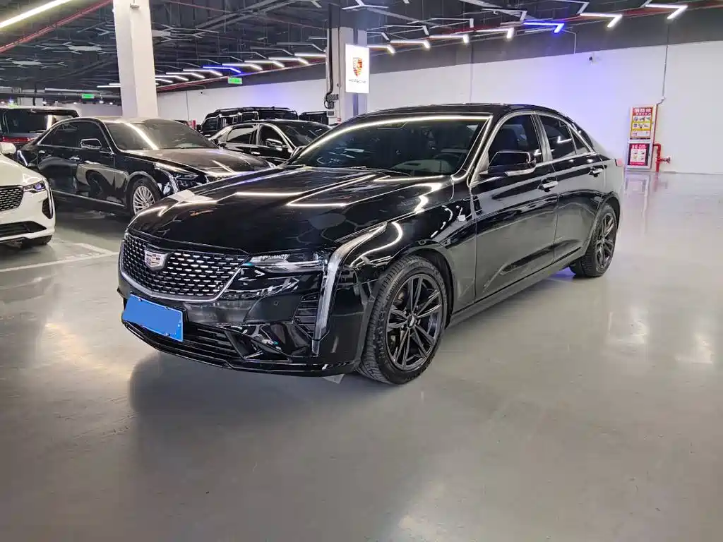 Cadillac CT4 2022