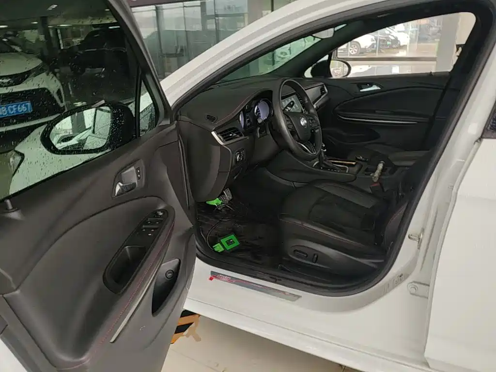 Buick Verano — миниатюра 16