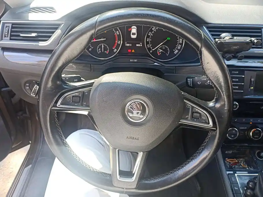 Skoda Superb — миниатюра 15