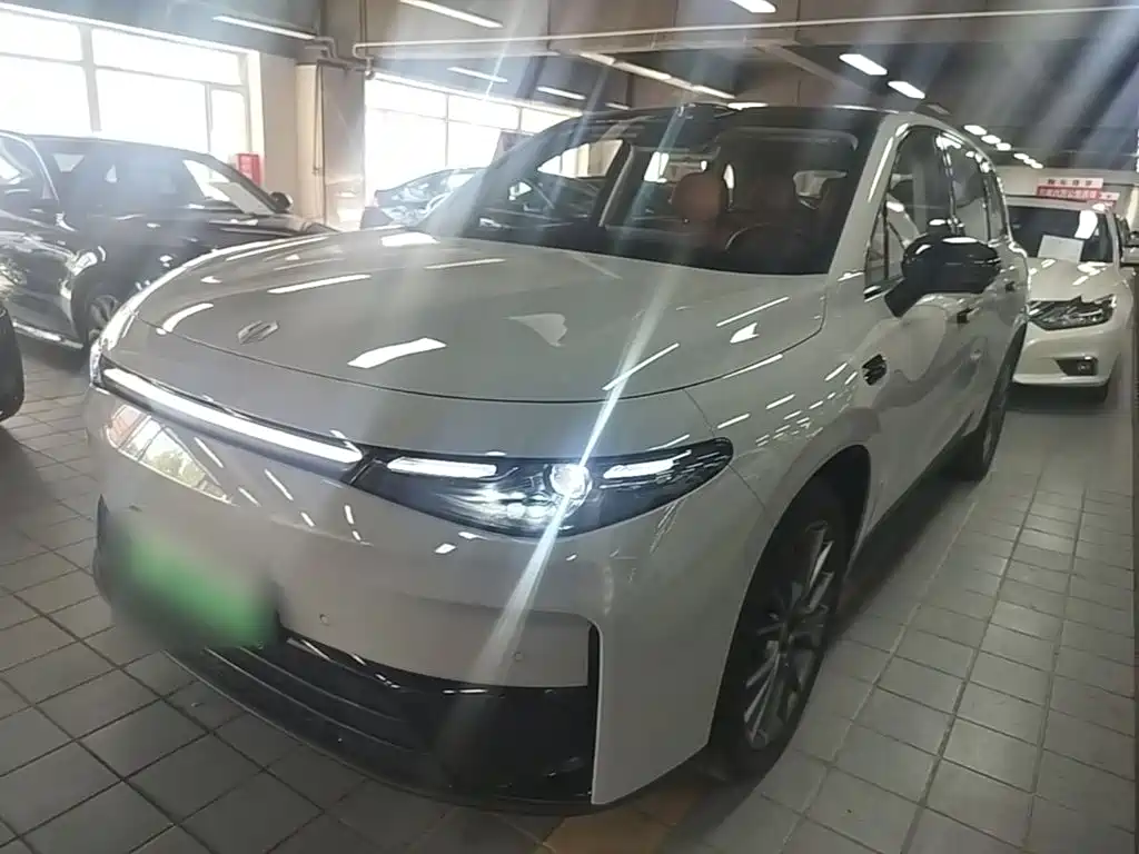 Leapmotor Leapmotor C10 — миниатюра 2