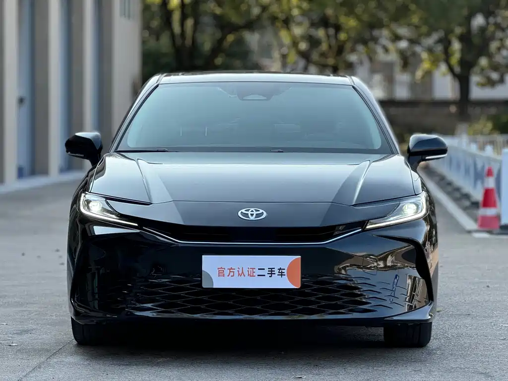 Toyota Camry — миниатюра 2