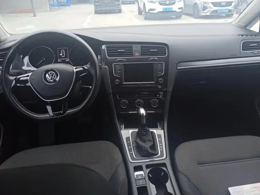 Volkswagen Golf — миниатюра 12