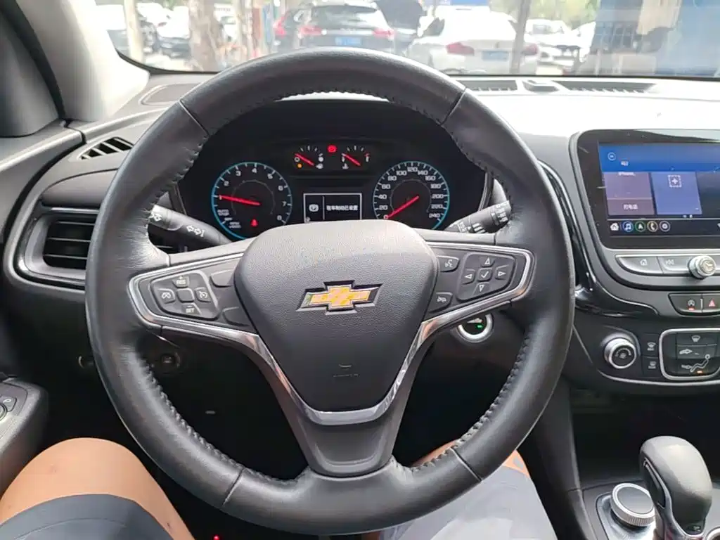 Chevrolet Equinox — миниатюра 11