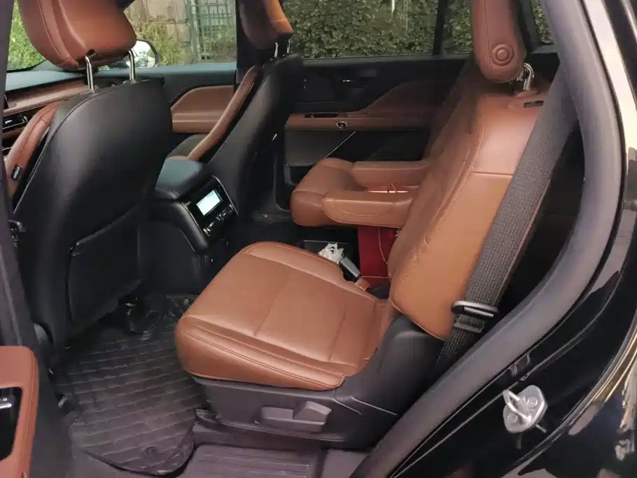 Lincoln Aviator — миниатюра 11