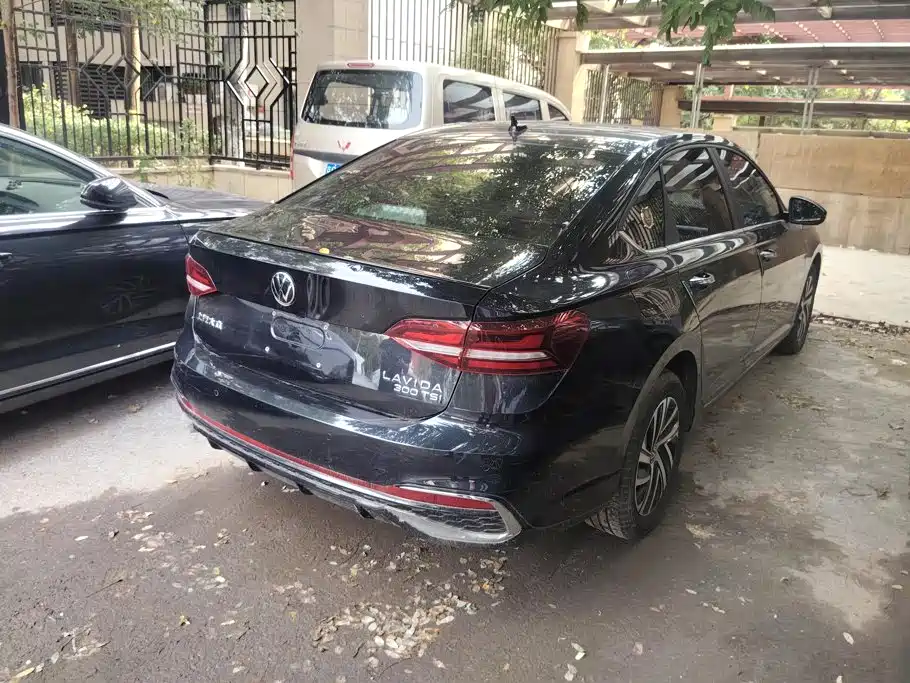 Volkswagen Lavida — миниатюра 2