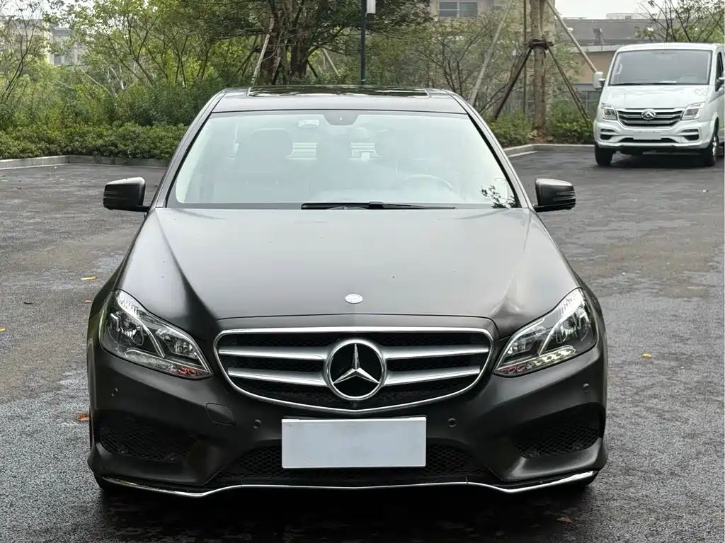 Mercedes-Benz E-Class — миниатюра 2