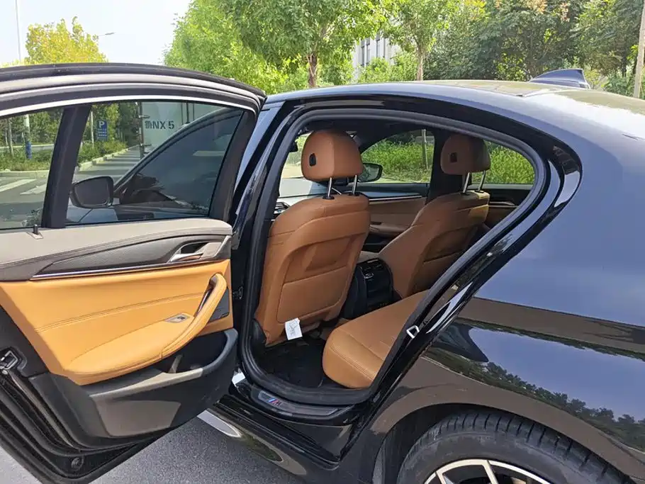 BMW 5 Series (Import) — миниатюра 11