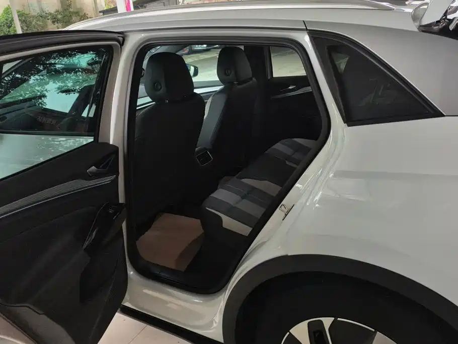 Volkswagen ID.4 Crozz — миниатюра 11