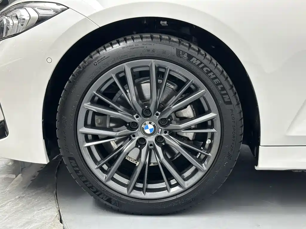 BMW 3 Series — миниатюра 23