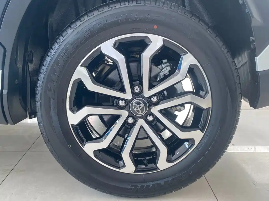 Toyota Frontlander — миниатюра 17