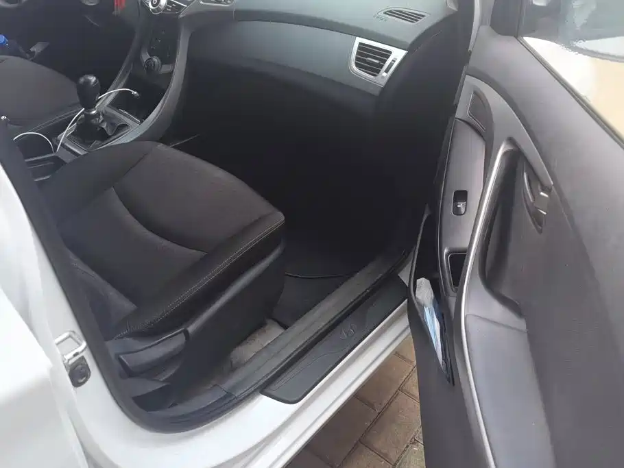Hyundai Elantra Langdong — миниатюра 8