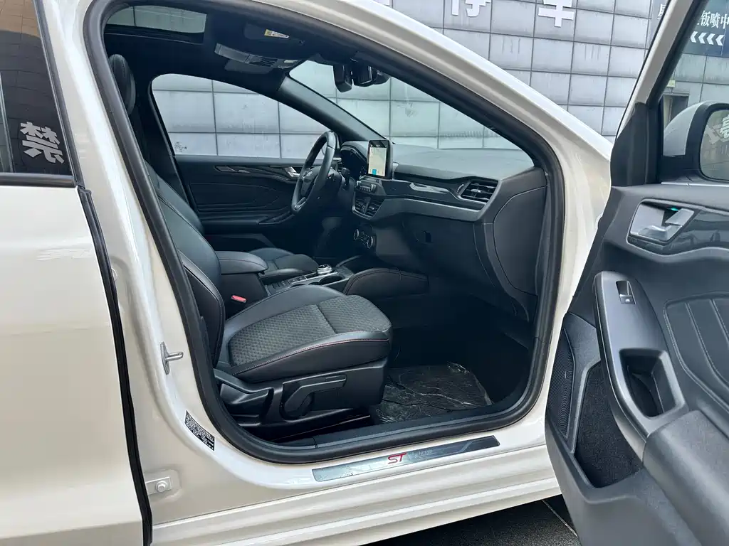Ford Focus — миниатюра 17