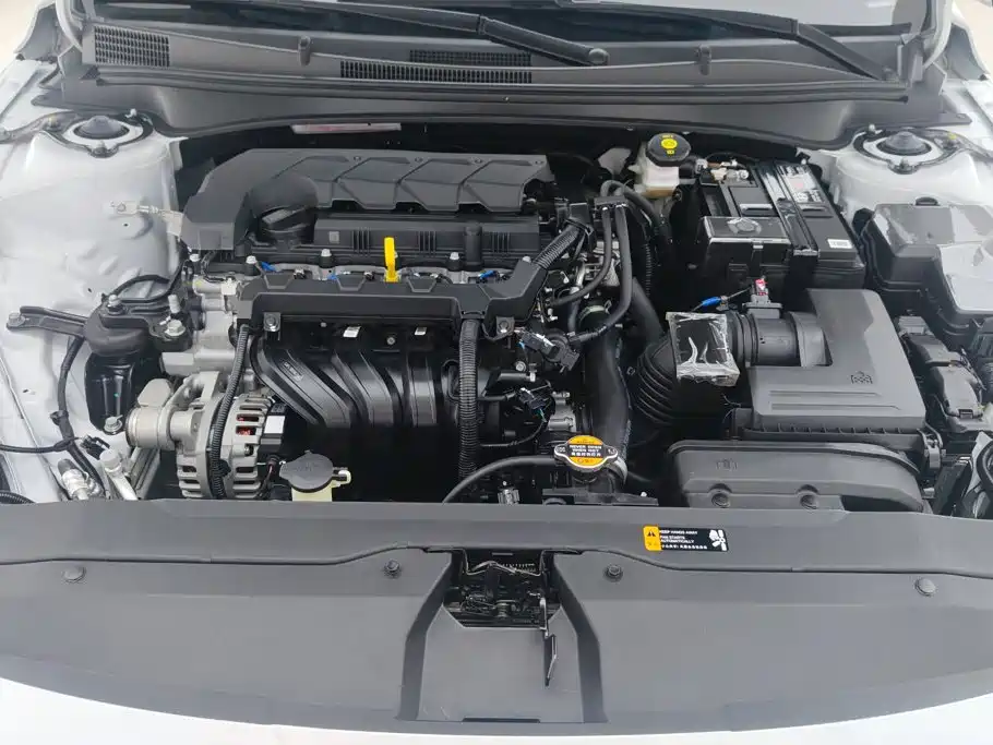 Hyundai Elantra — миниатюра 10