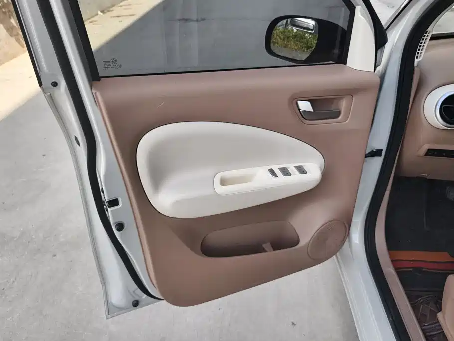 Wuling MINIEV — миниатюра 7
