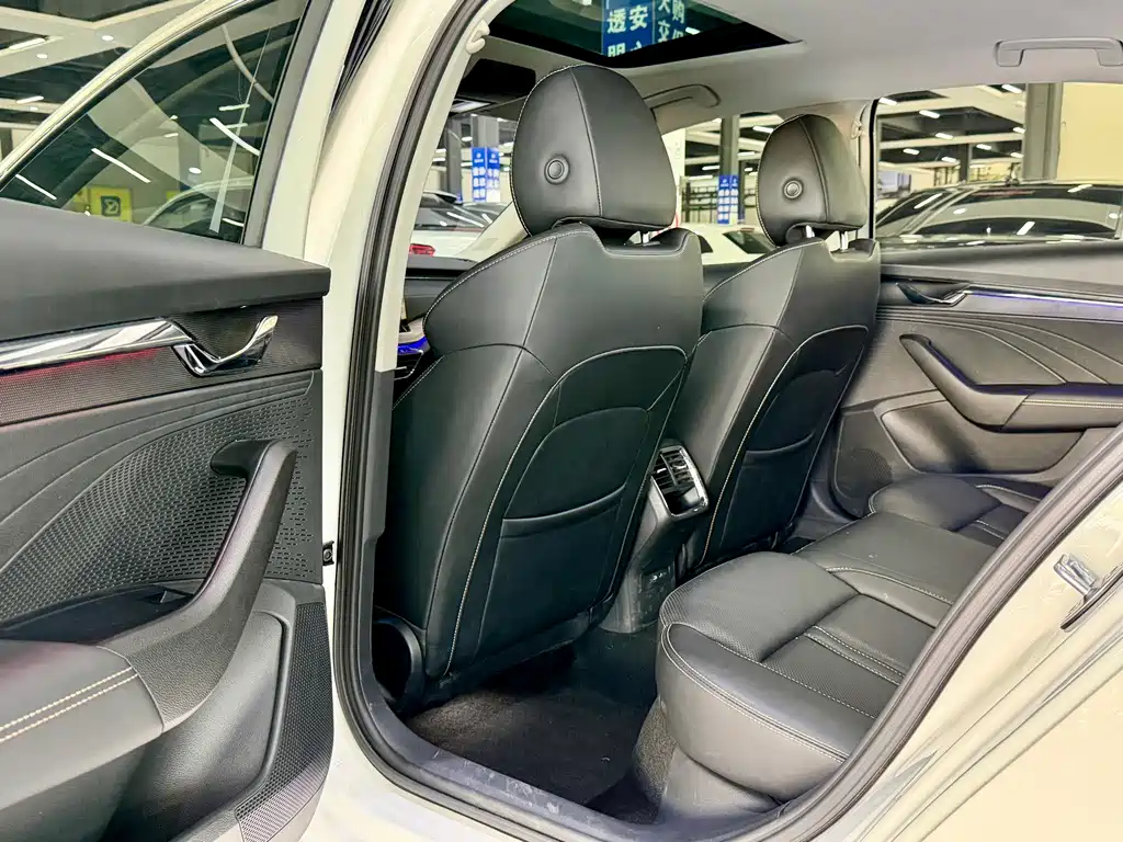 Skoda Octavia — миниатюра 5