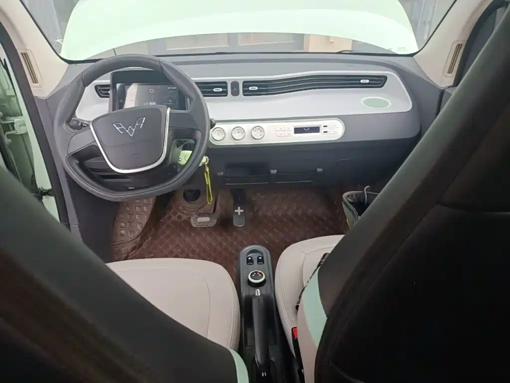 Wuling MINIEV — миниатюра 10