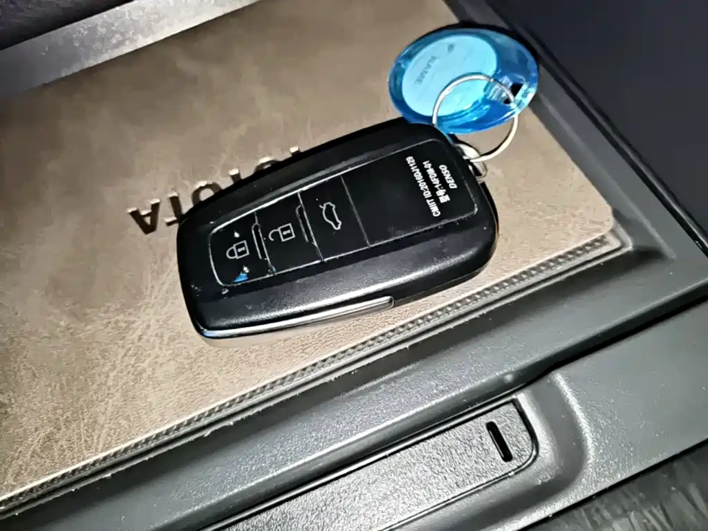 Toyota Camry — миниатюра 9