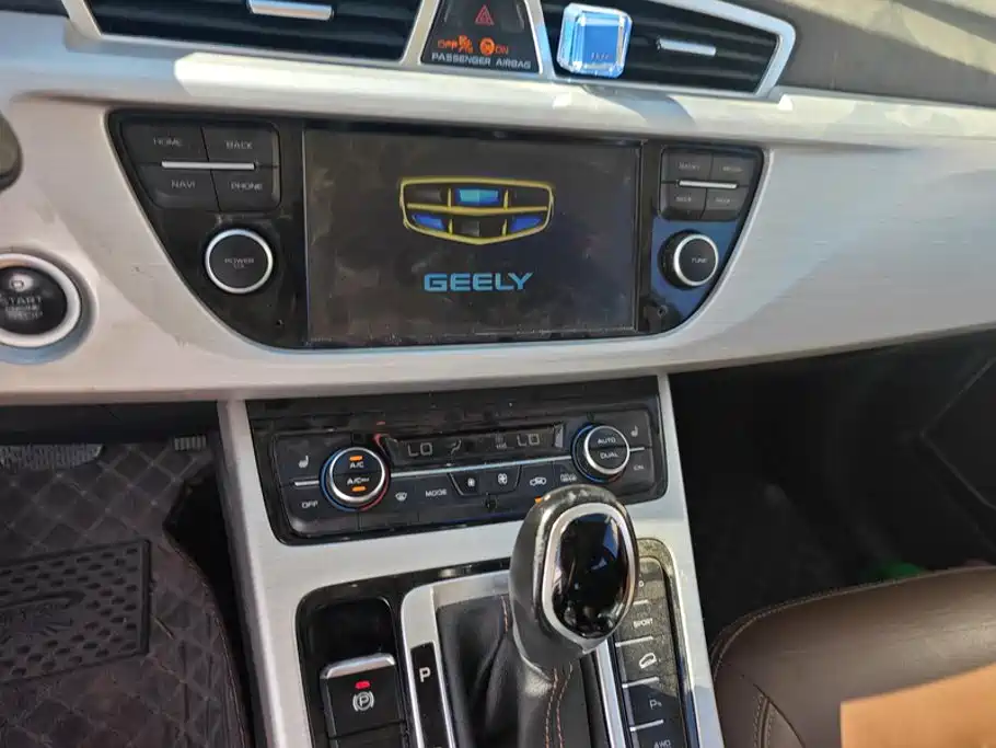 Geely Boyue — миниатюра 13