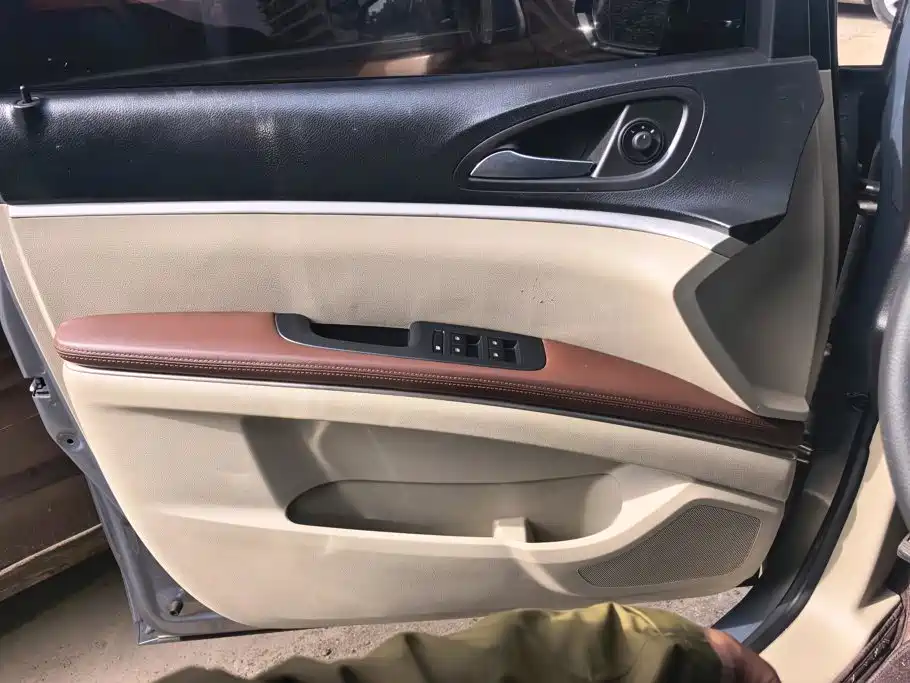 Buick GL8 — миниатюра 7