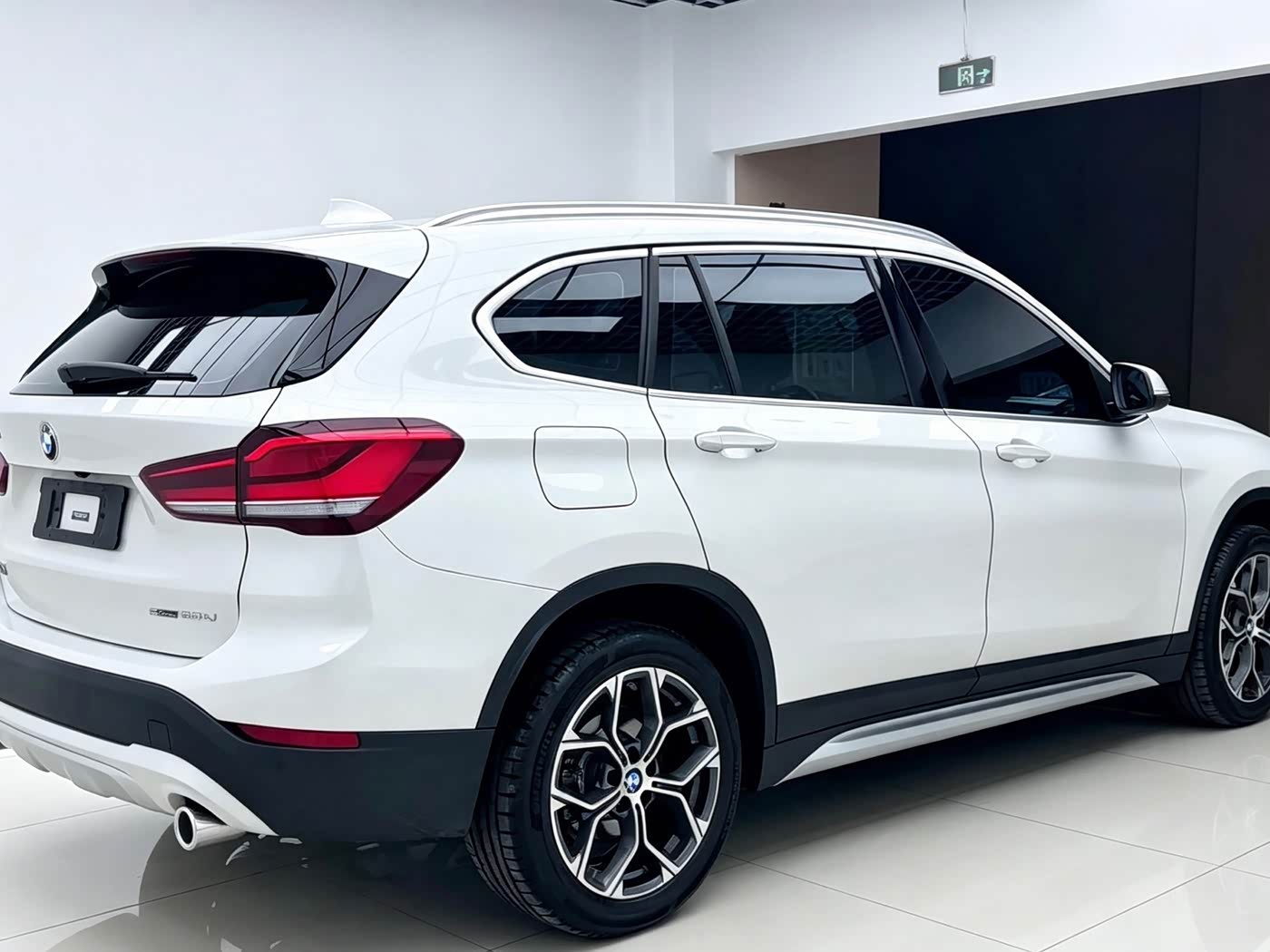 BMW X1 1.5 л 2023 г. Белый, пробег 29000 км