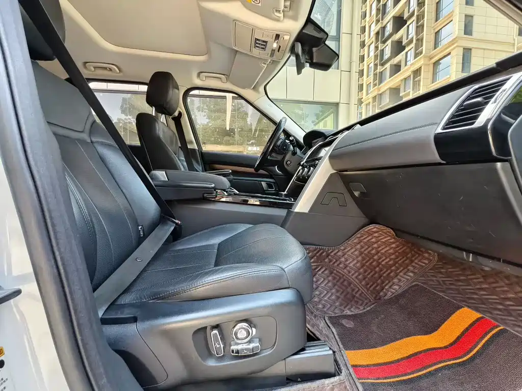 Land Rover Discovery 2018 3.0 SC V6 HSE