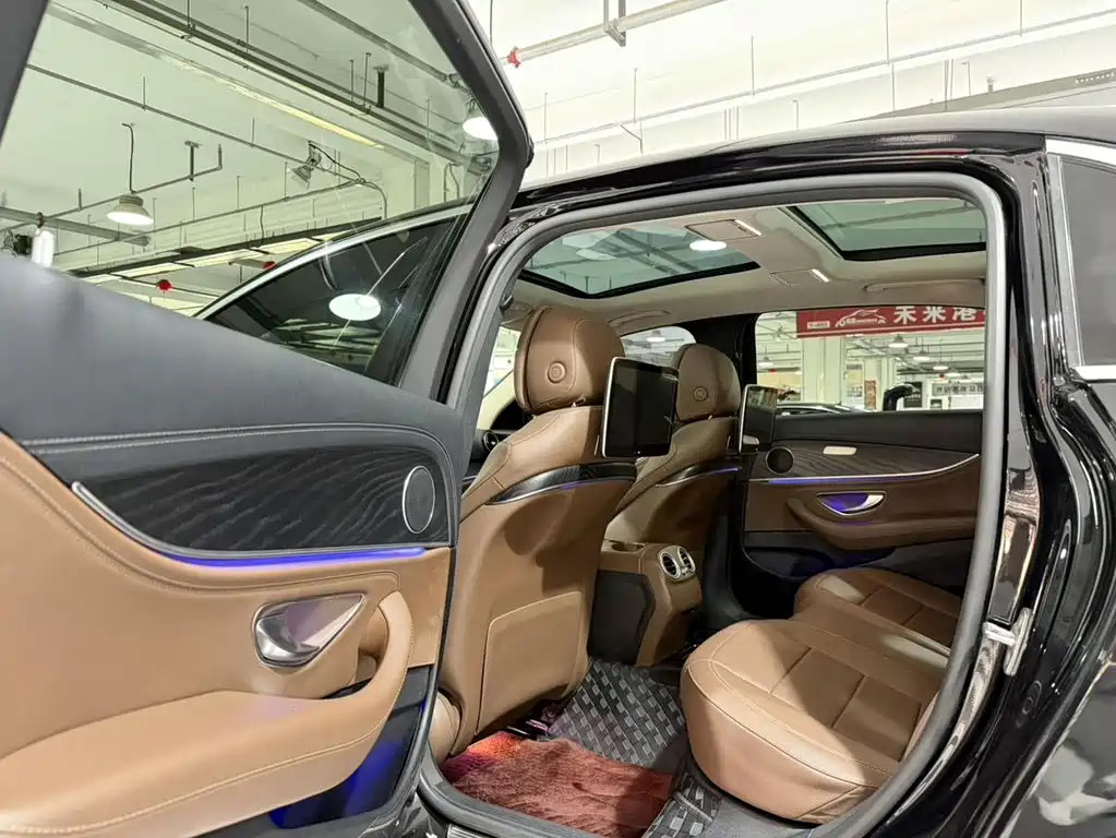 Mercedes-Benz E-Class — миниатюра 5