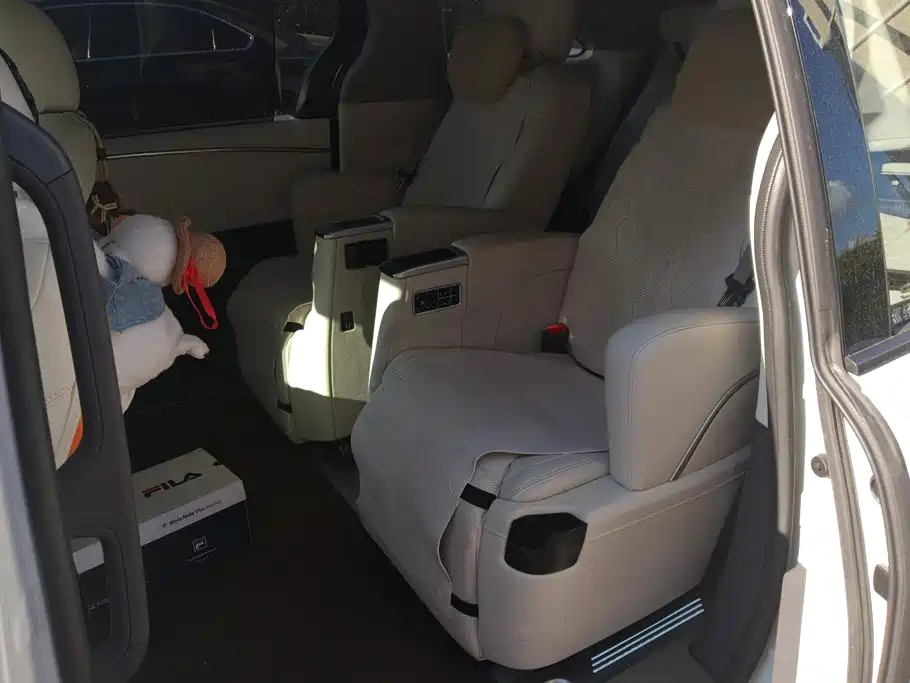 Toyota Sienna — миниатюра 11