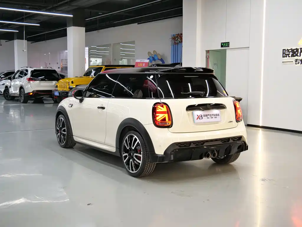MINI JCW