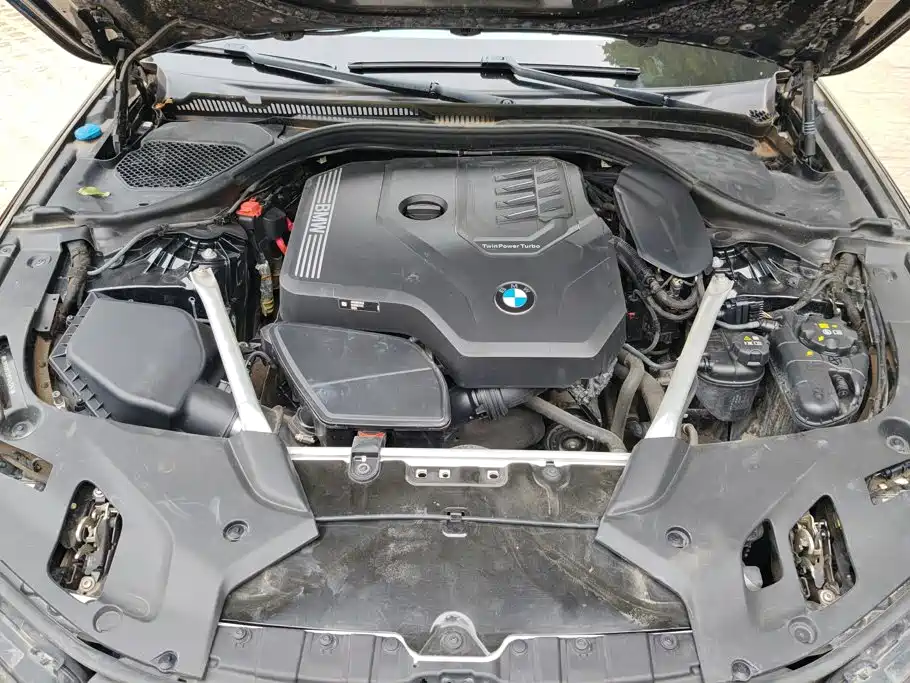 BMW 5 Series — миниатюра 10