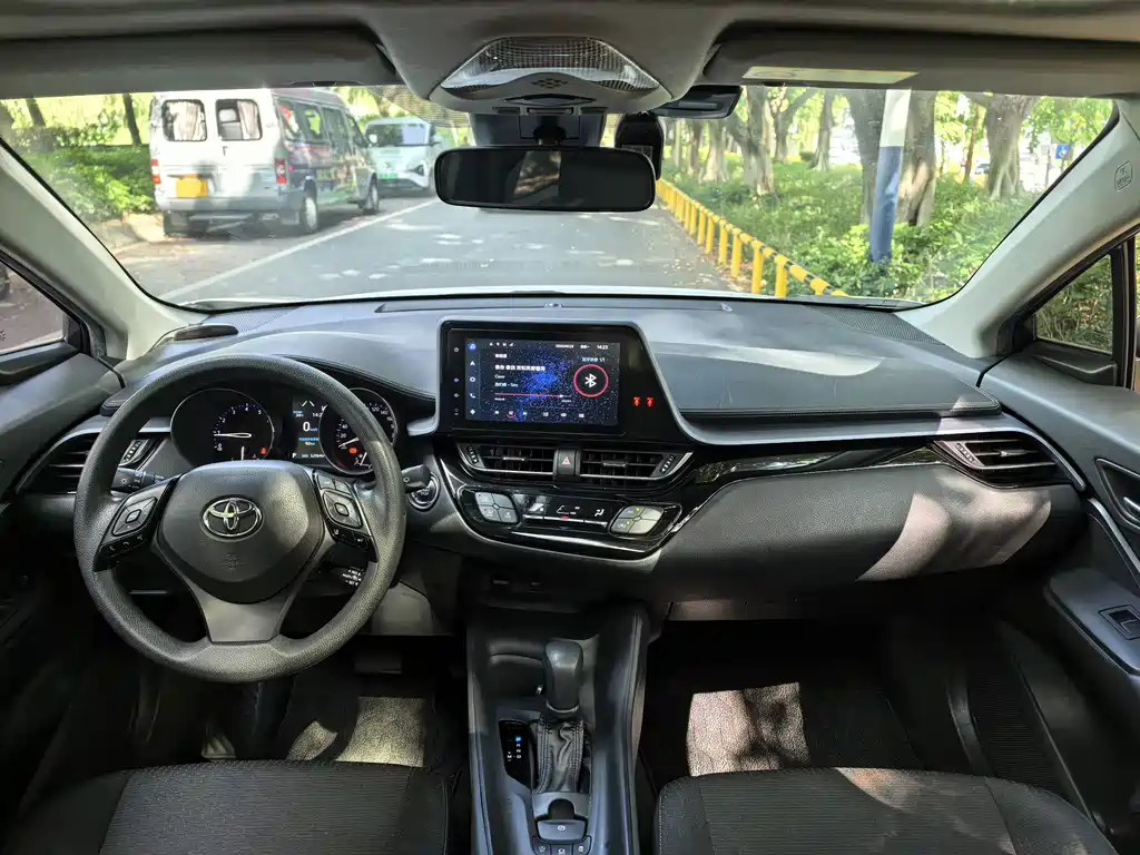 Toyota IZOA — миниатюра 7