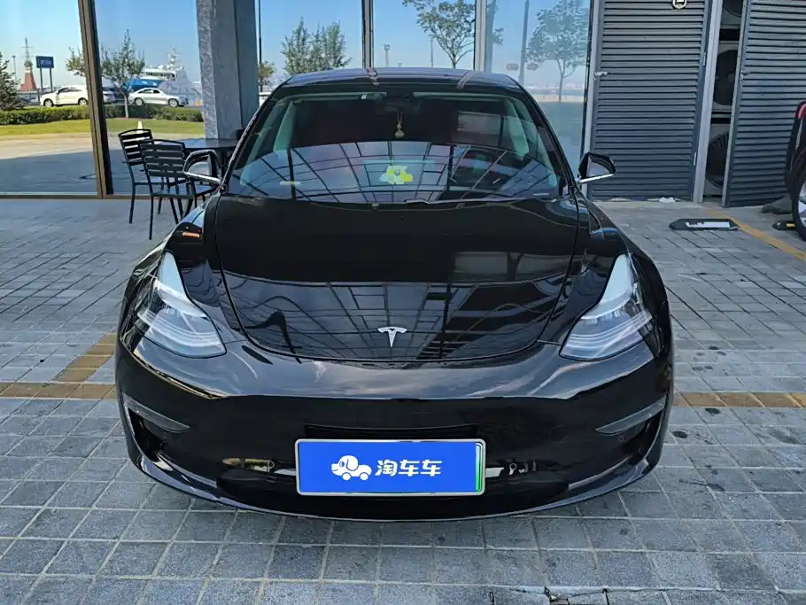 Tesla Model 3 — миниатюра 2