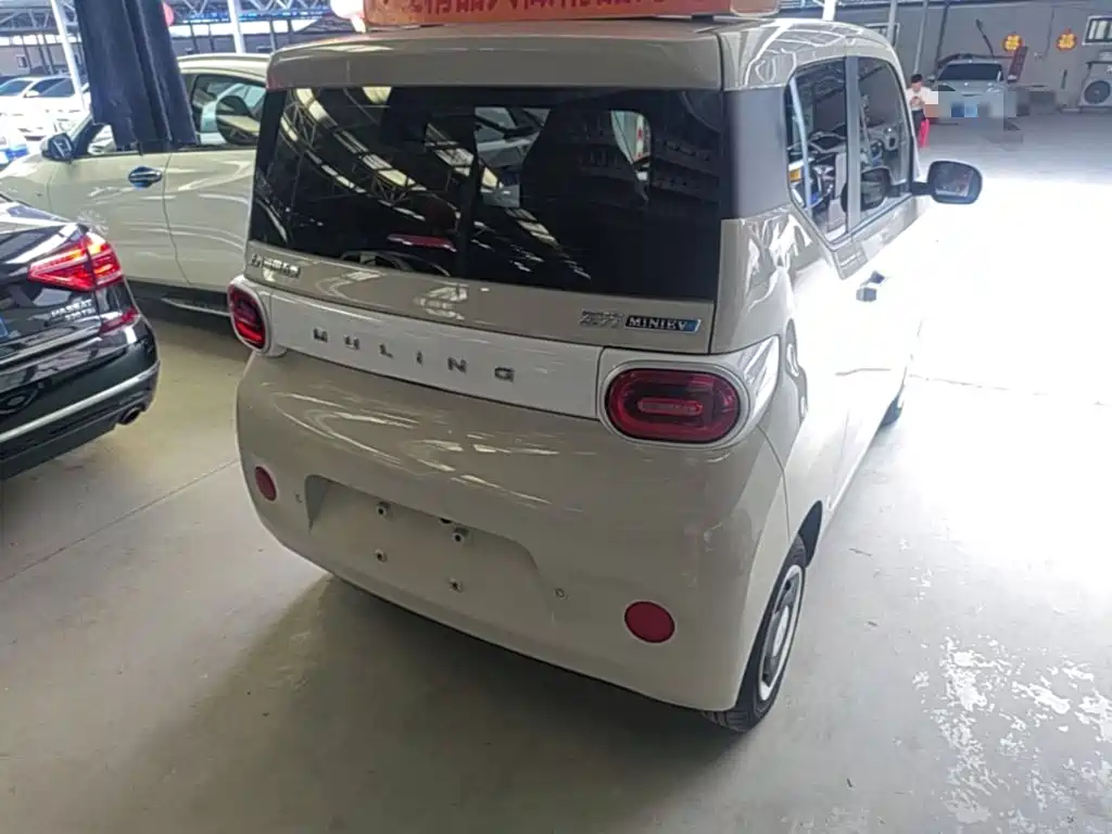 Wuling MINIEV — миниатюра 7