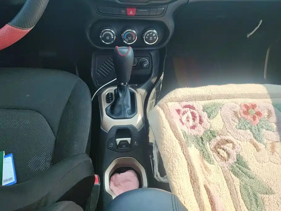 Jeep Renegade — миниатюра 16