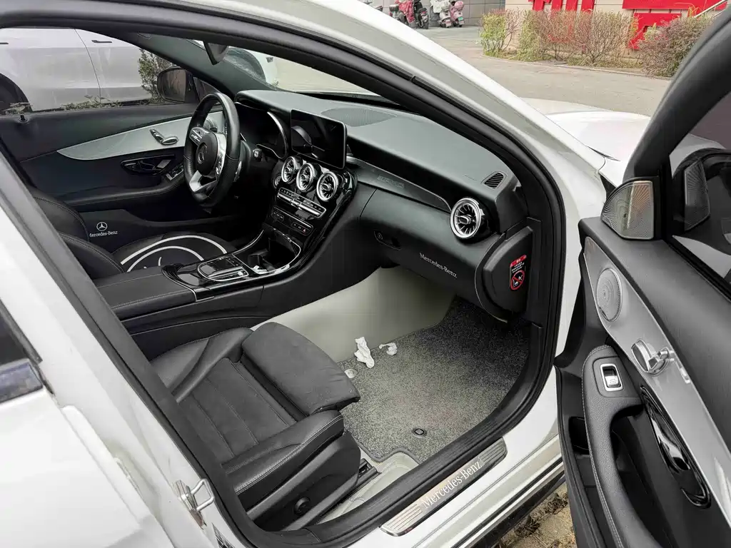 Mercedes-Benz C-Class — миниатюра 5