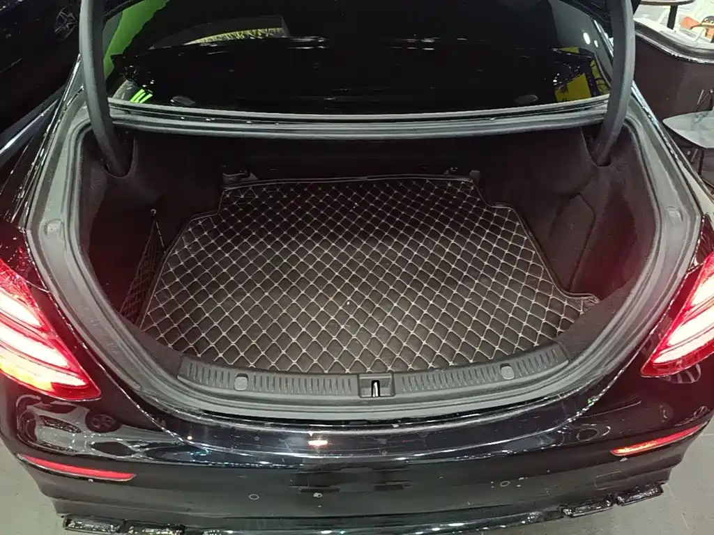 Mercedes-Benz E-Class — миниатюра 19