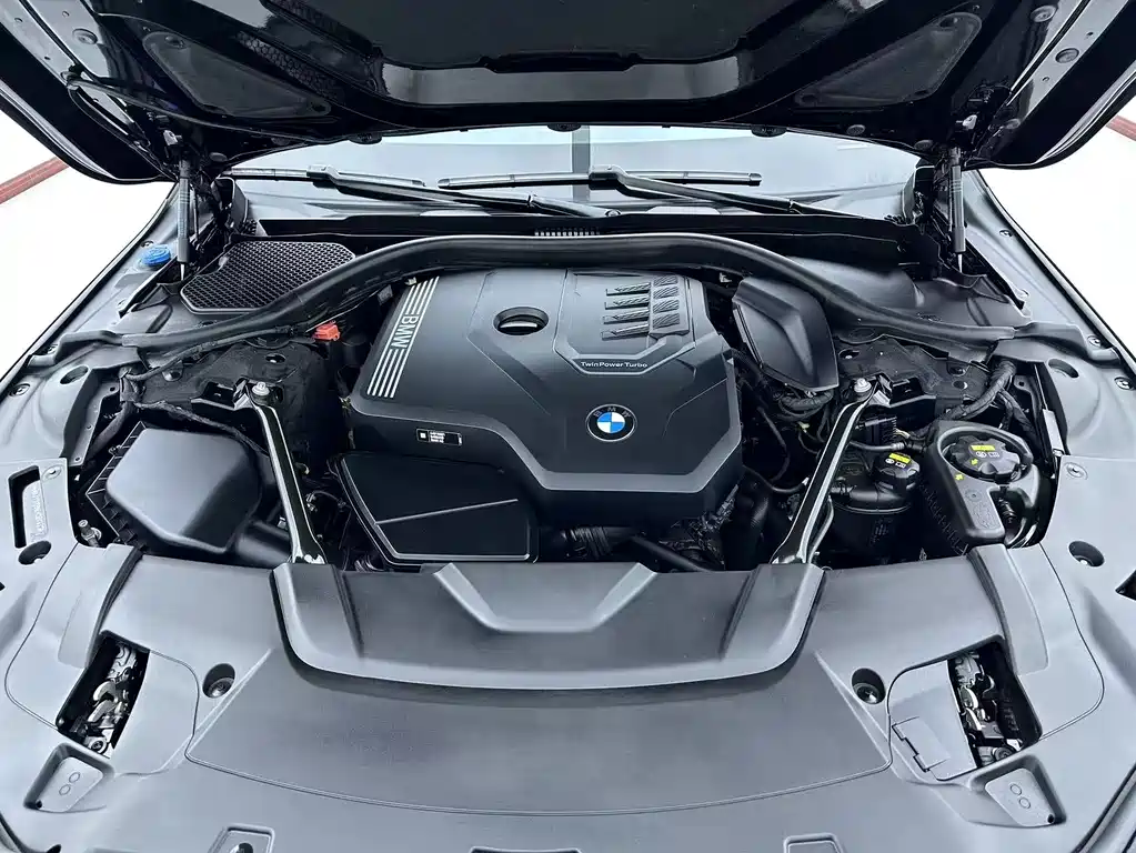 BMW 7 Series — миниатюра 19