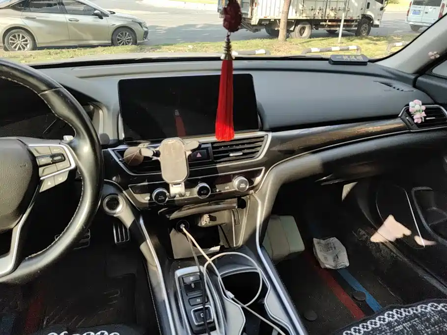 Honda Accord — миниатюра 13