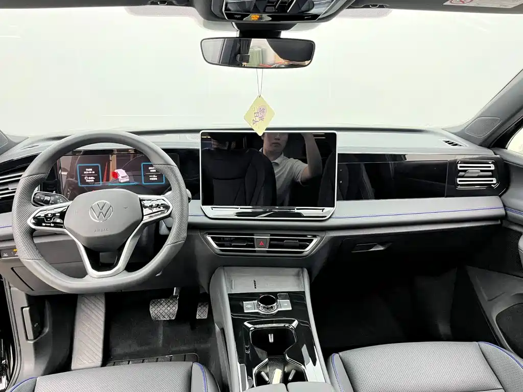 Volkswagen Tiguan L — миниатюра 9