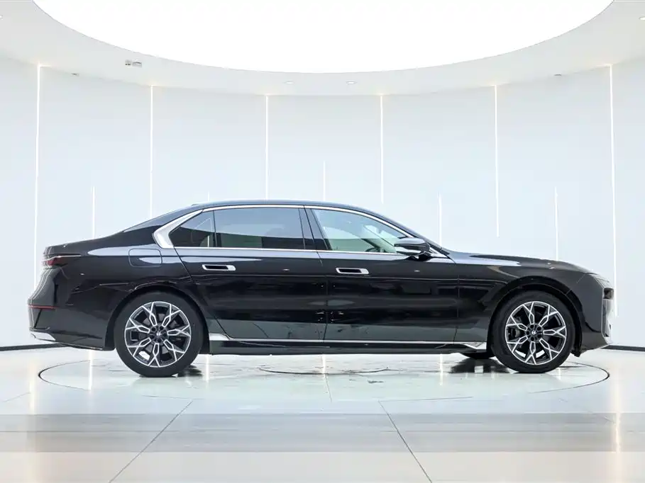 BMW 7 Series 7 2023 735Li Luxury