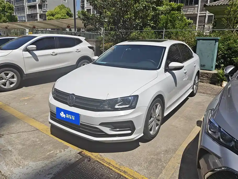 Volkswagen Sagitar 2018