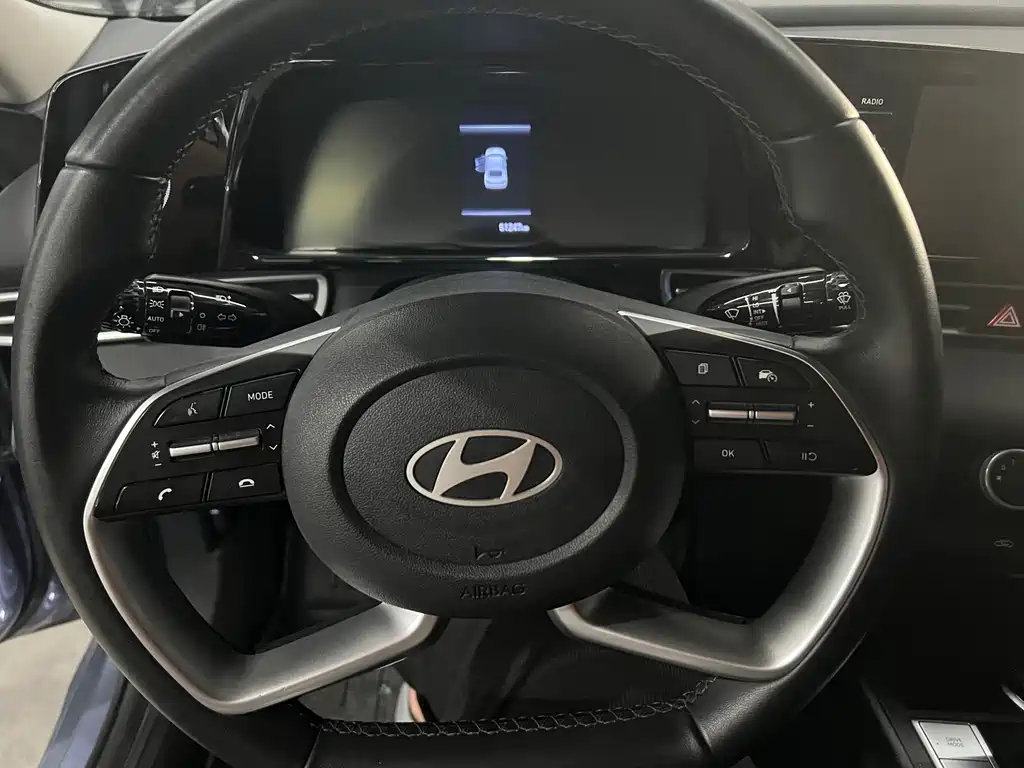 Hyundai Elantra — миниатюра 9