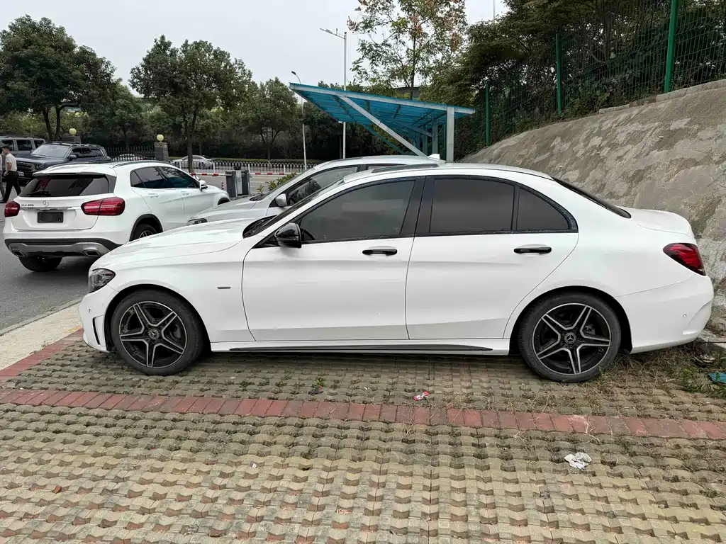 Mercedes-Benz C-Class — миниатюра 3