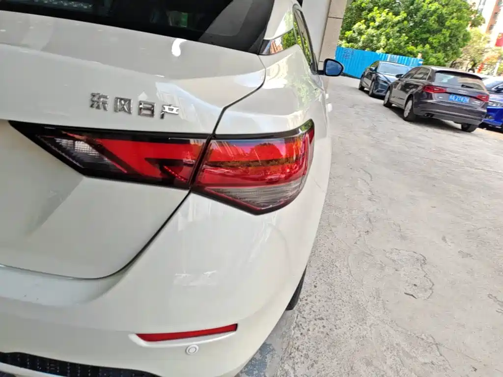 Nissan Sylphy — миниатюра 8
